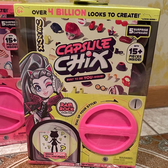 Capsule Chix set - Picture 5 of 6